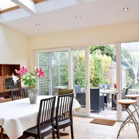 4 Bedroom House Apartamento *