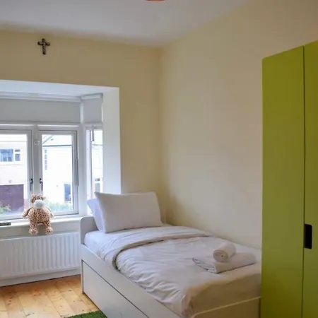 4 Bedroom House * Дублин