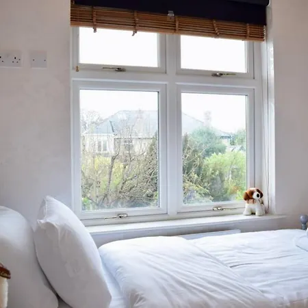 4 Bedroom House *